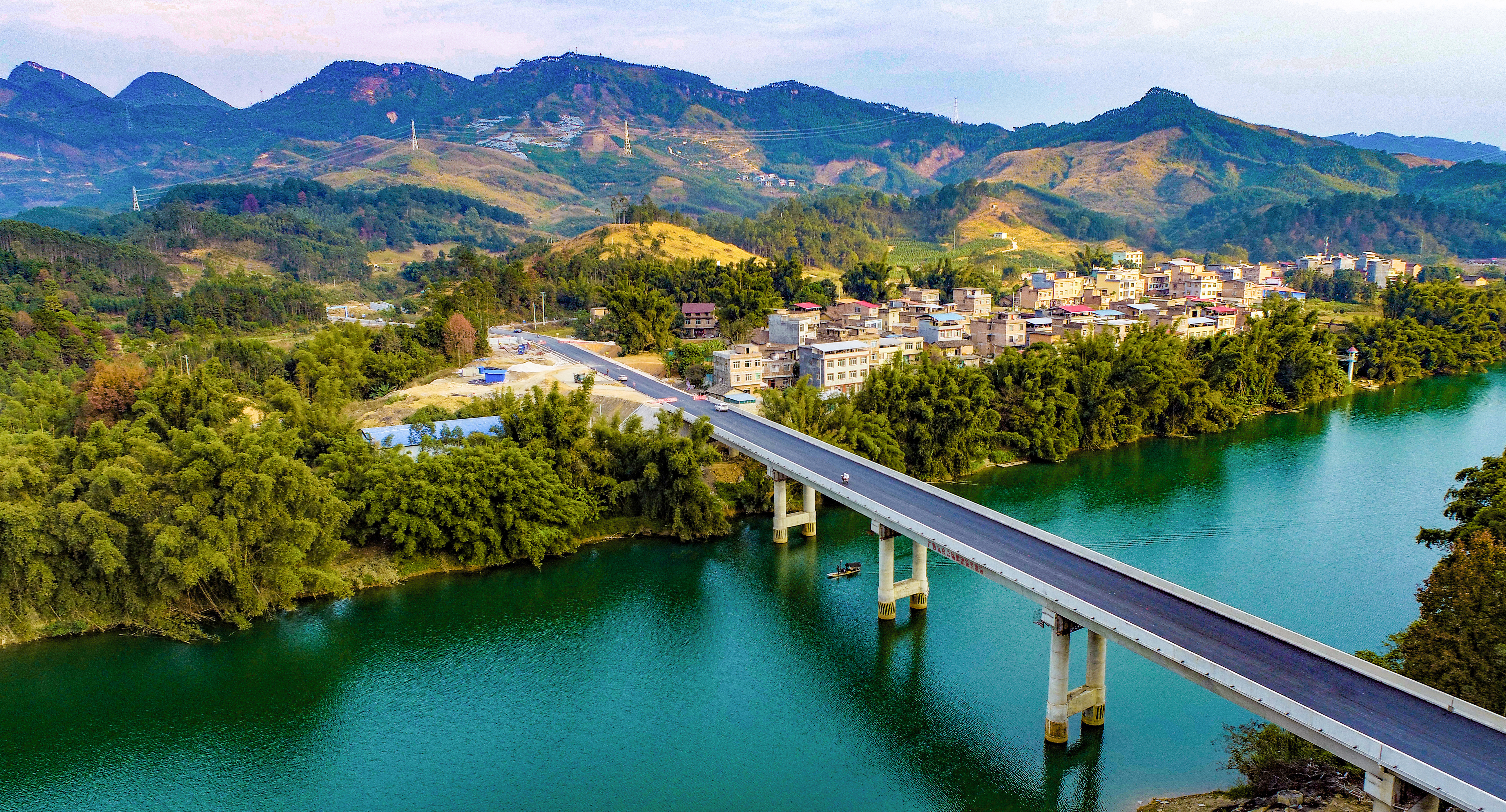 （更新）G357羅城四把至環(huán)江公路良傘環(huán)江大橋.jpg